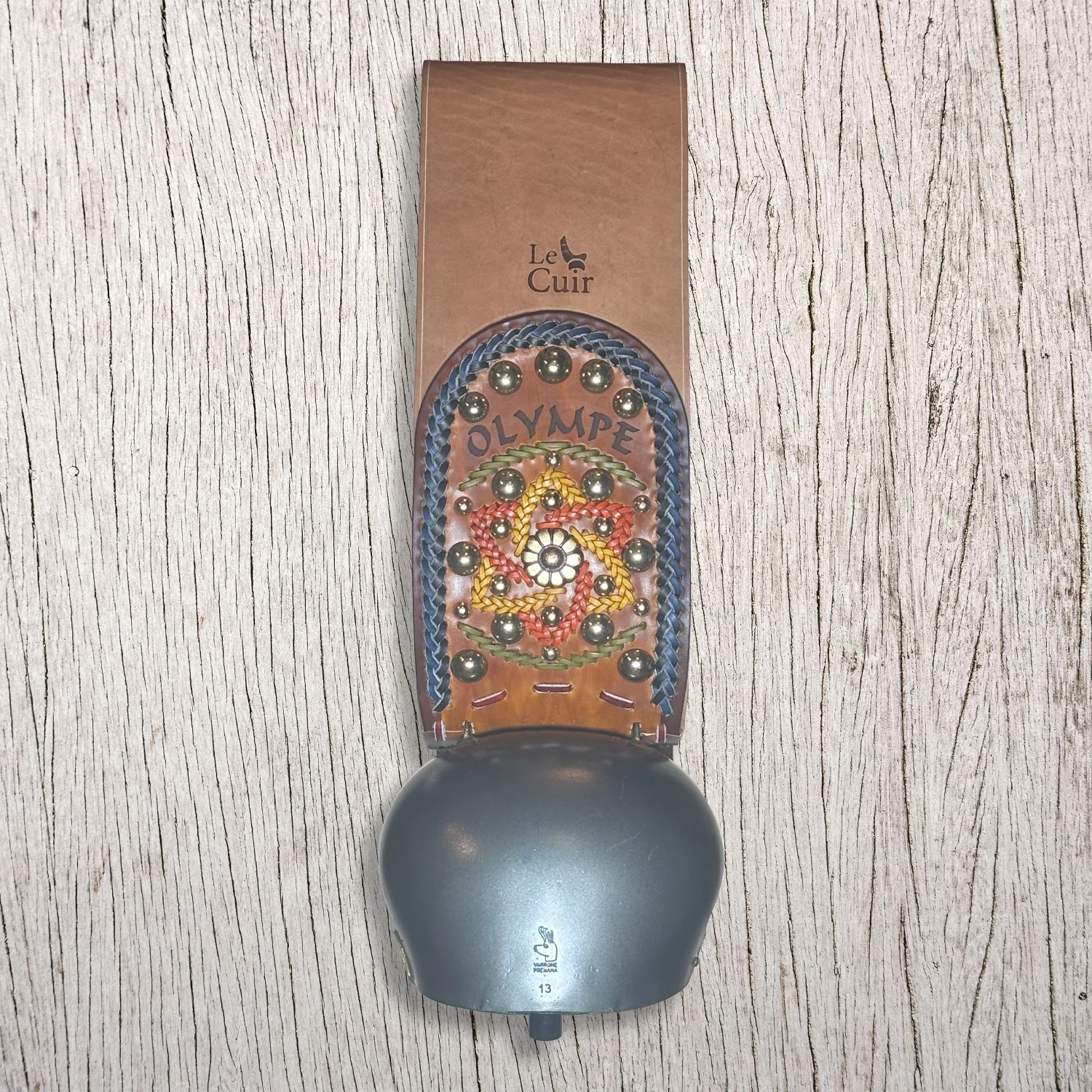 Campana Varrone Premana n.13 con collare decorato con fiore