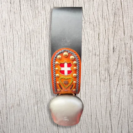 Campana Alpine n. 4 con collare in cuoio decorato