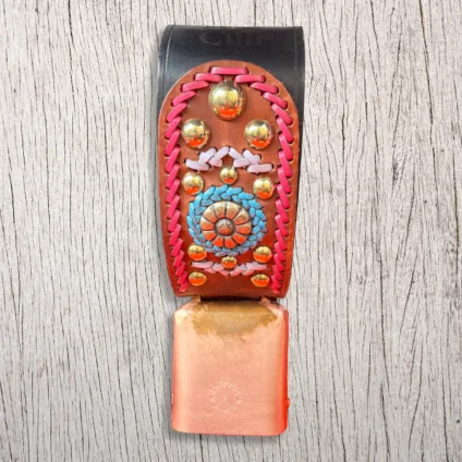 Campana per capra Tataque n. 2 con collare in cuoio decorato