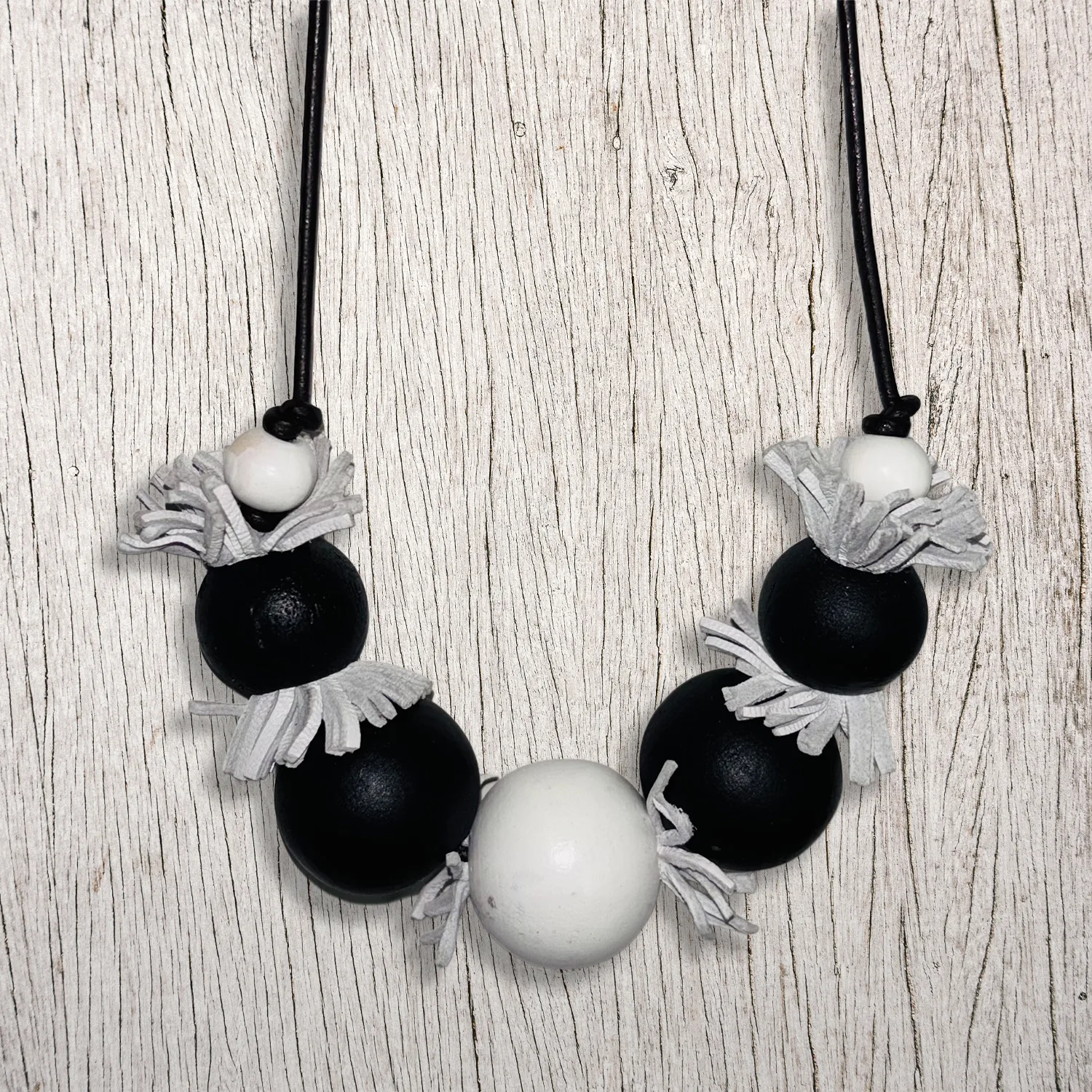 BOHO - Collana legno e pelle