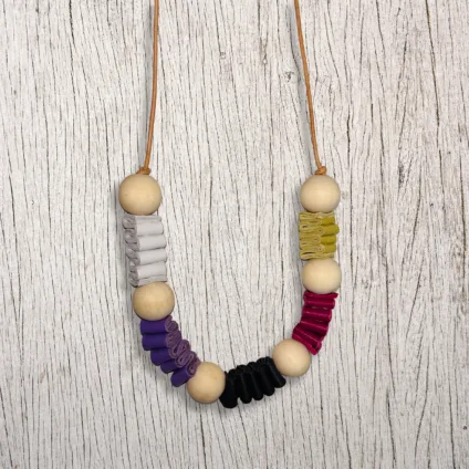 MULTICOLOR – Collana pelle e legno